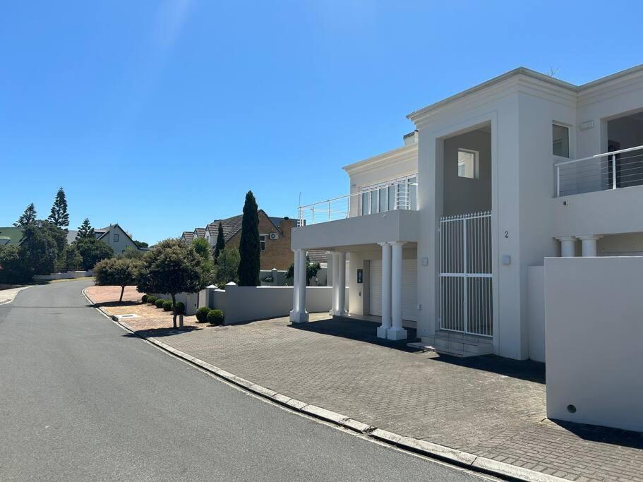 Fisante At Breakfast Beach Villa Hermanus Exterior photo